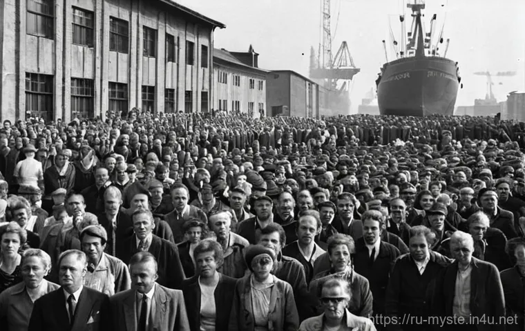 폴란드 솔리드니티 의문의 사건 - **Prompt 1: Gdańsk Shipyard, August 1980 - The Spark of Solidarity**
A gritty, documentary-style...